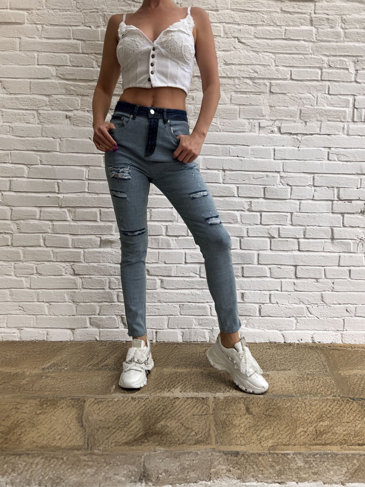 Women's Jeans, Blue Skinny reversed w/holes