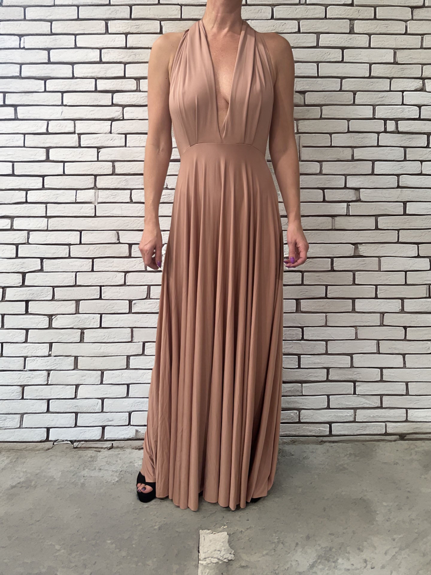 Women's V Neck Sleeveless Caramel Pleated Long Dress