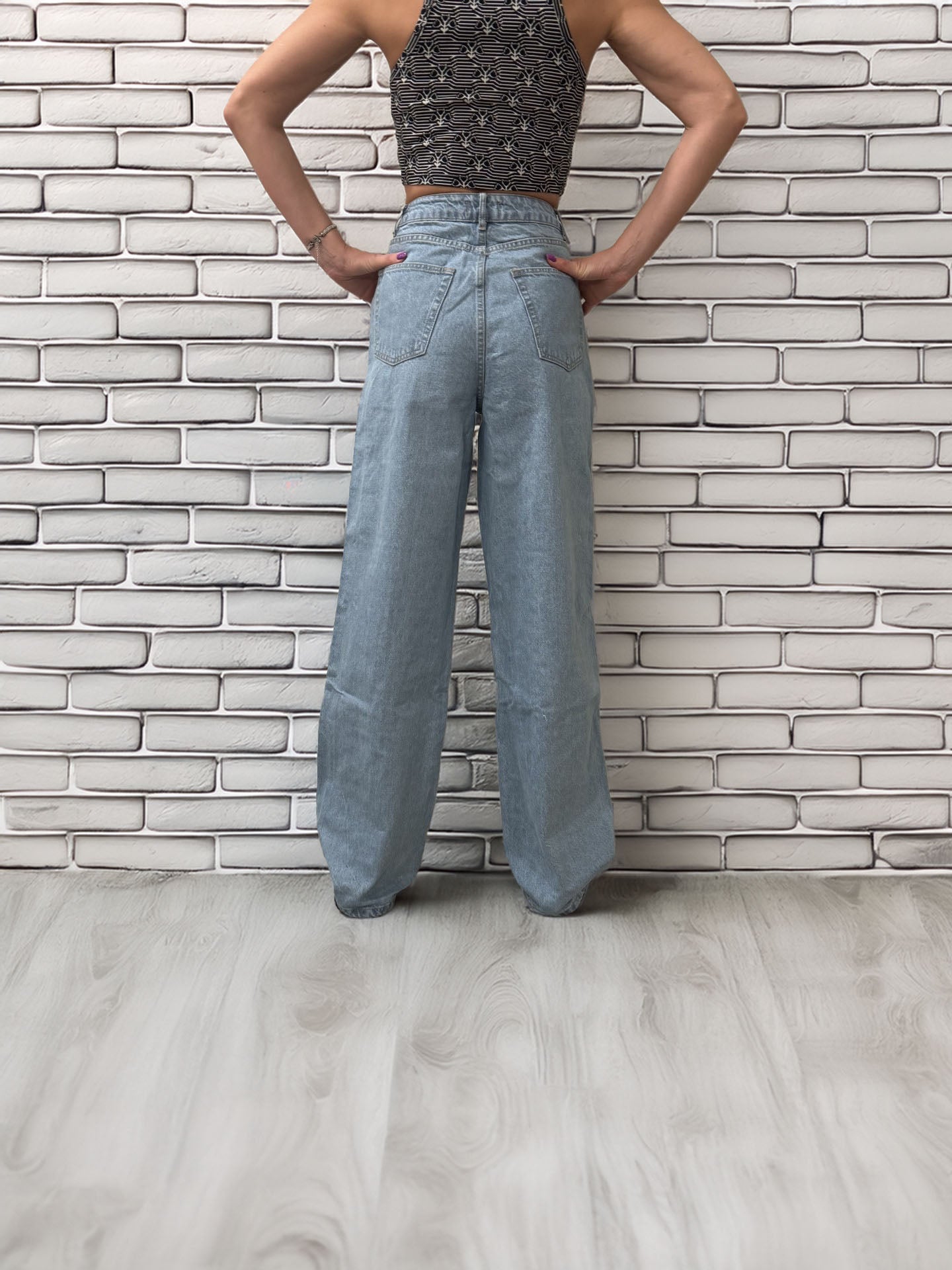 Women's Wide Leg, High Rise Jeans with Great Holes