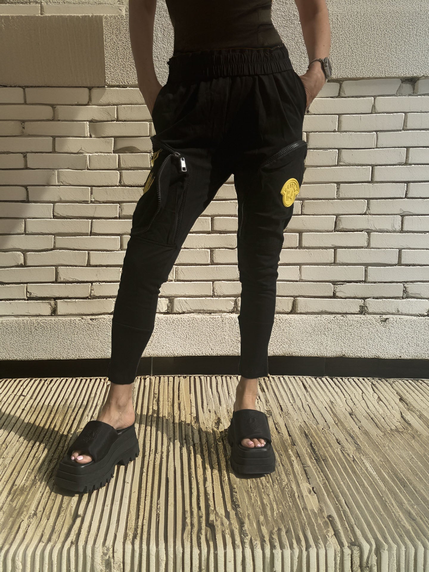 Black Baggy Comfortable Zipper Pockets Pants Yellow Emblem